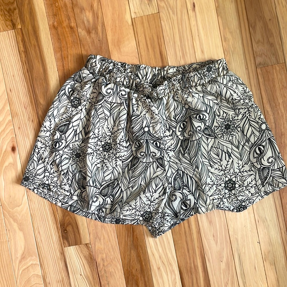 tyche black and off-white shorts